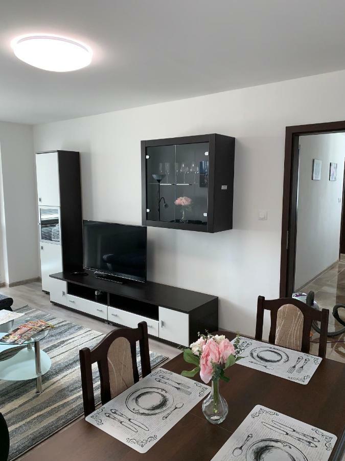 Apartament Tt10 Botanicka Trnava Exterior photo